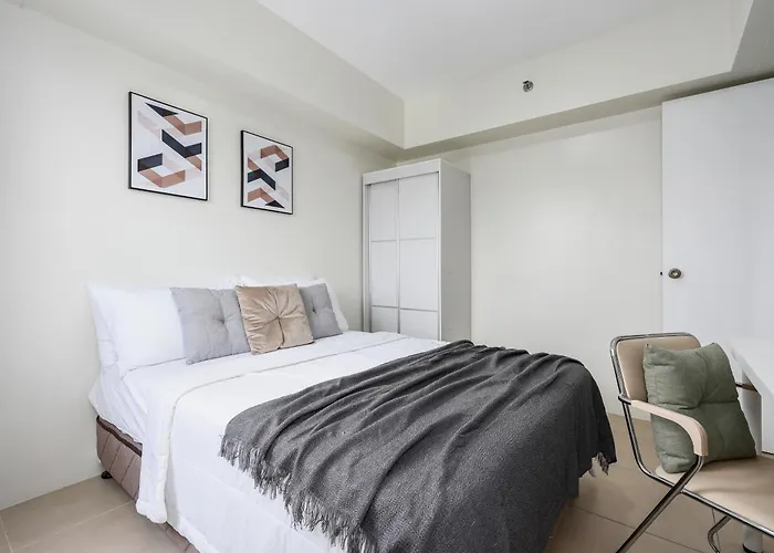 Furnished 1-bedroom In Avida Towers Riala, It Park With Fast Wifi, Netflix, Pool And *