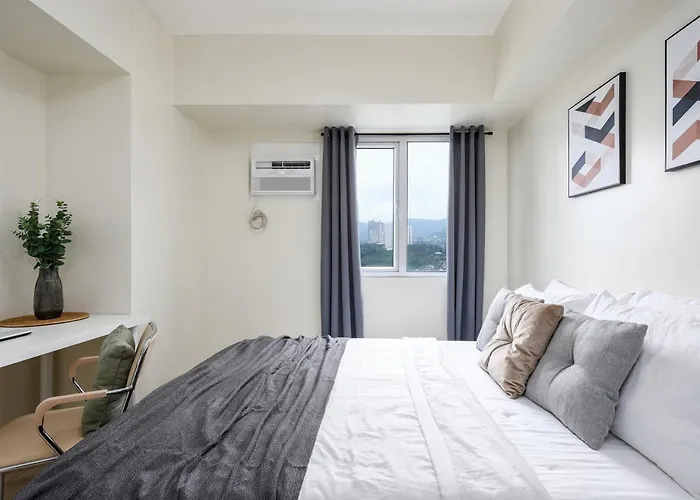 Apartment Furnished 1-bedroom In Avida Towers Riala, It Park With Fast Wifi, Netflix, Pool And Cebu