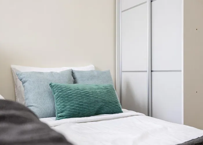 Furnished 1-bedroom In Avida Towers Riala, It Park With Fast Wifi, Netflix, Pool And *